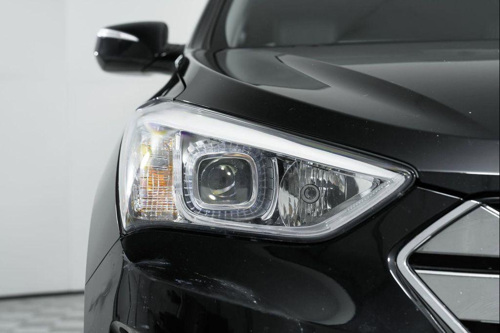 used 2013 Hyundai Santa Fe car, priced at $7,000