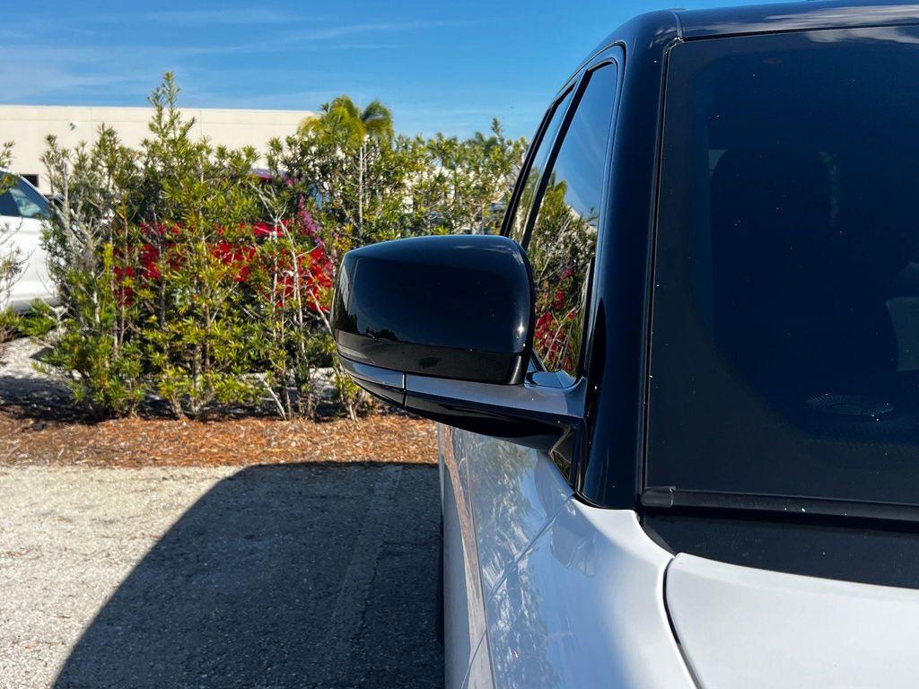 used 2022 Jeep Grand Cherokee car, priced at $39,000