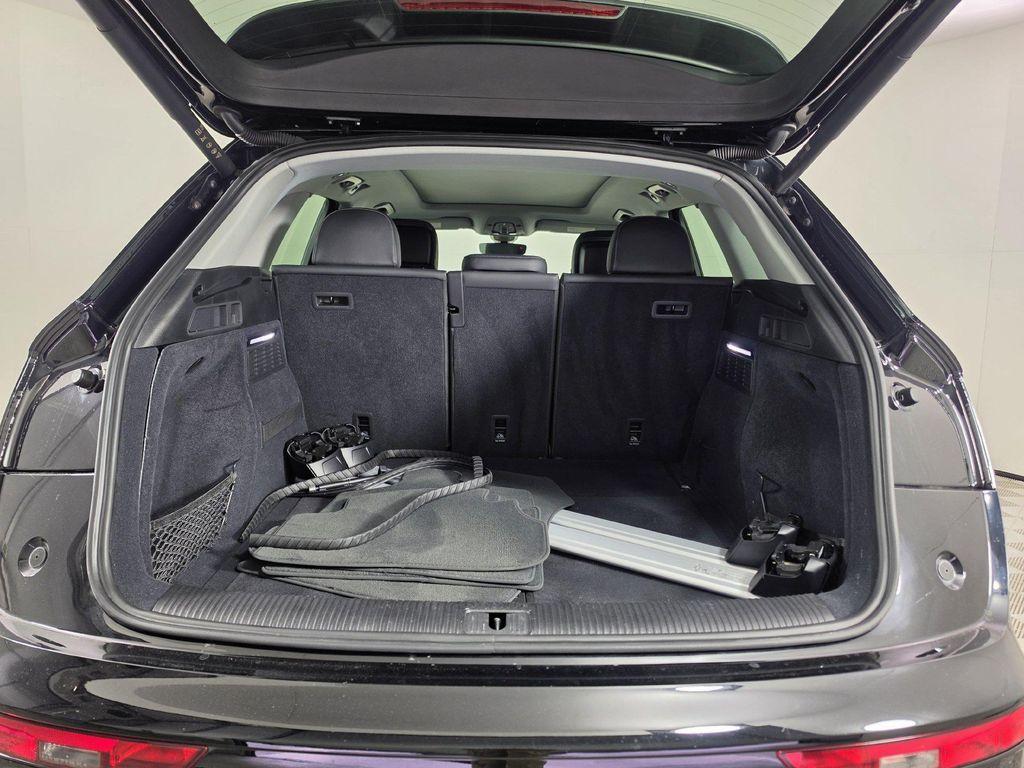 Audi Q5 view 50