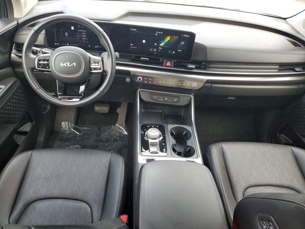 used 2025 Kia Carnival Hybrid car, priced at $40,000