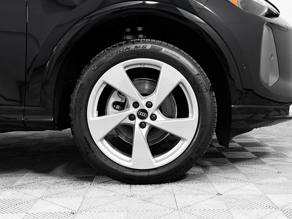 new 2025 Audi Q5 car, priced at $59,940