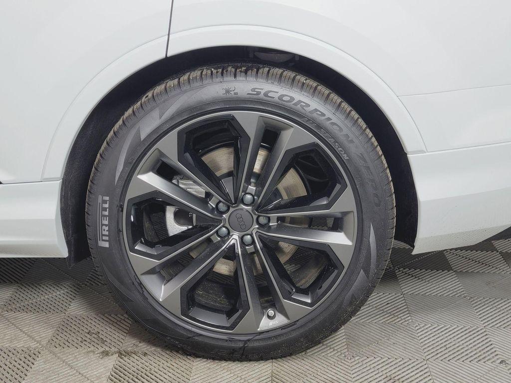 new 2026 Audi Q7 car, priced at $79,005