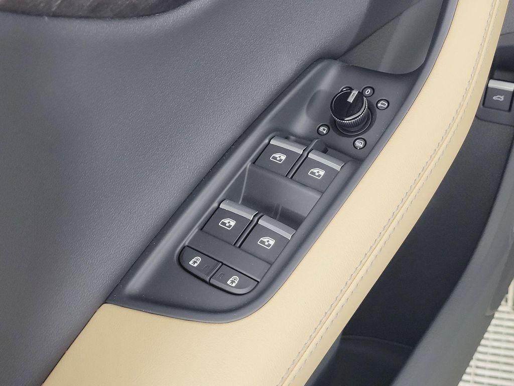 new 2026 Audi Q7 car, priced at $79,005