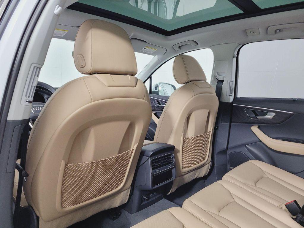 new 2026 Audi Q7 car, priced at $79,005