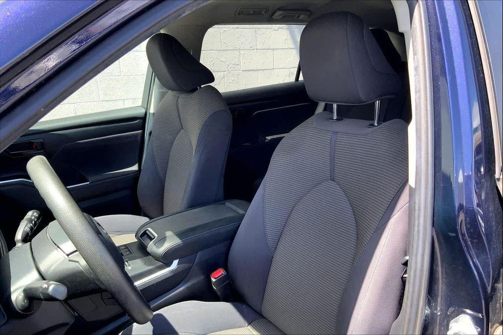 used 2023 Toyota Highlander car, priced at $34,498