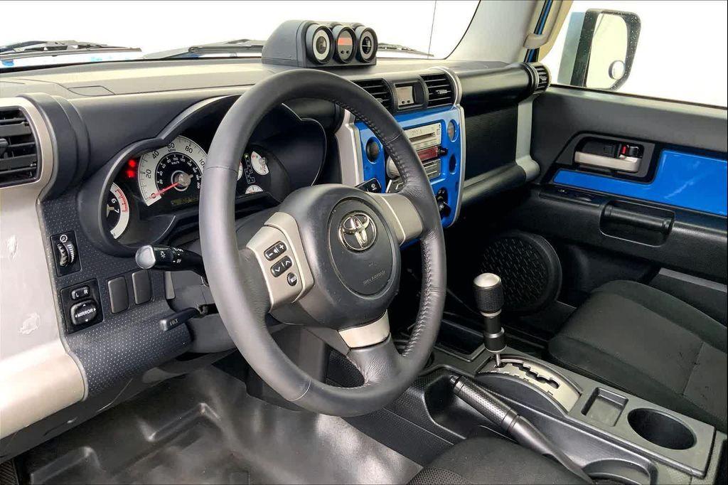 used 2007 Toyota FJ Cruiser car, priced at $20,998