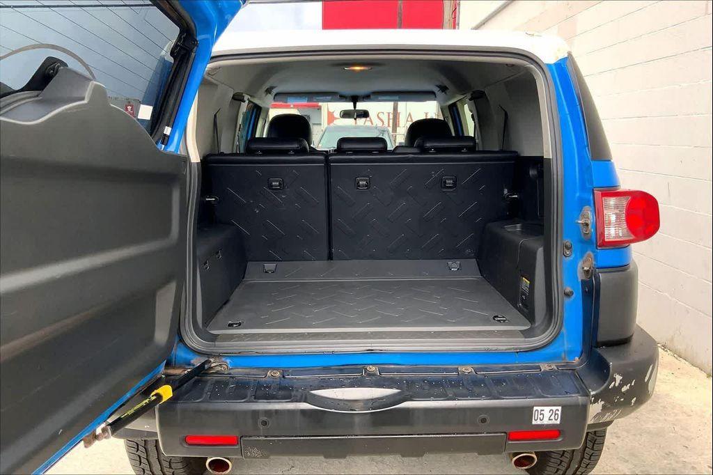 used 2007 Toyota FJ Cruiser car, priced at $20,998