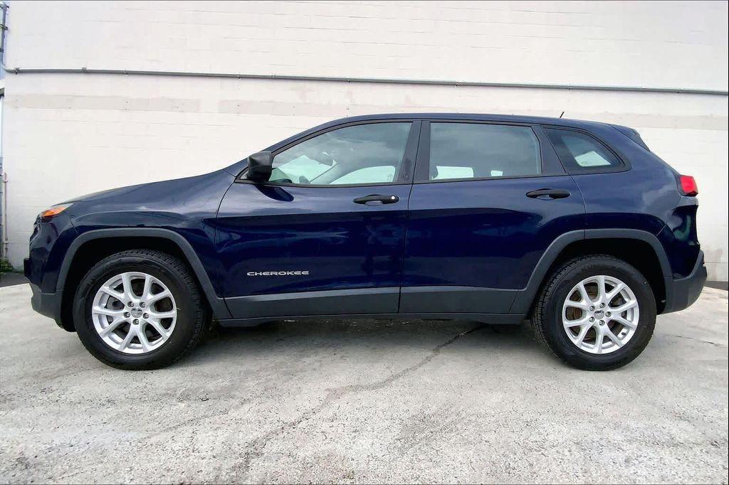 used 2014 Jeep Cherokee car, priced at $8,343