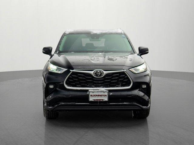 used 2025 Toyota Highlander car, priced at $42,500