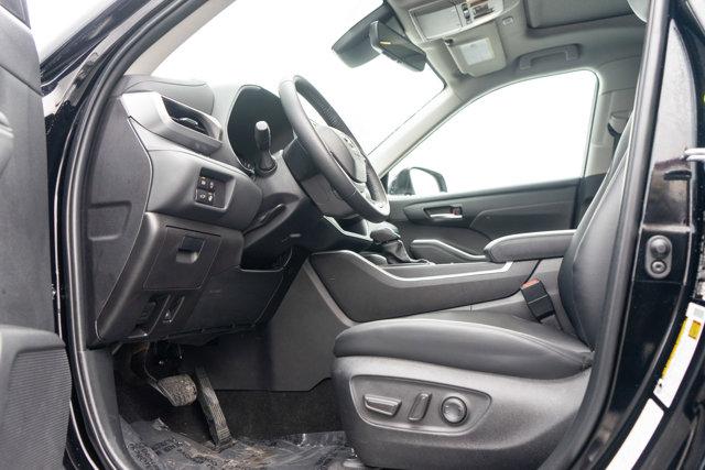used 2025 Toyota Highlander car, priced at $42,500