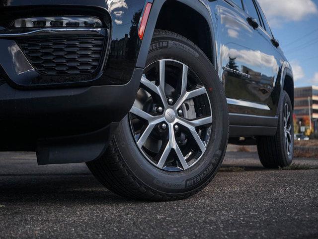 new 2025 Jeep Grand Cherokee car, priced at $47,755