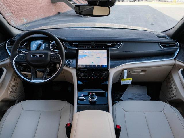 new 2025 Jeep Grand Cherokee car, priced at $47,755