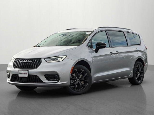 new 2026 Chrysler Pacifica car, priced at $51,245