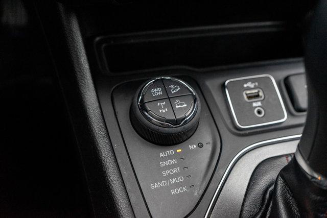 used 2021 Jeep Cherokee car, priced at $21,900