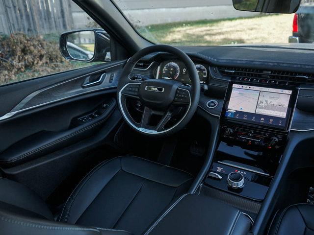 new 2025 Jeep Grand Cherokee car, priced at $46,165