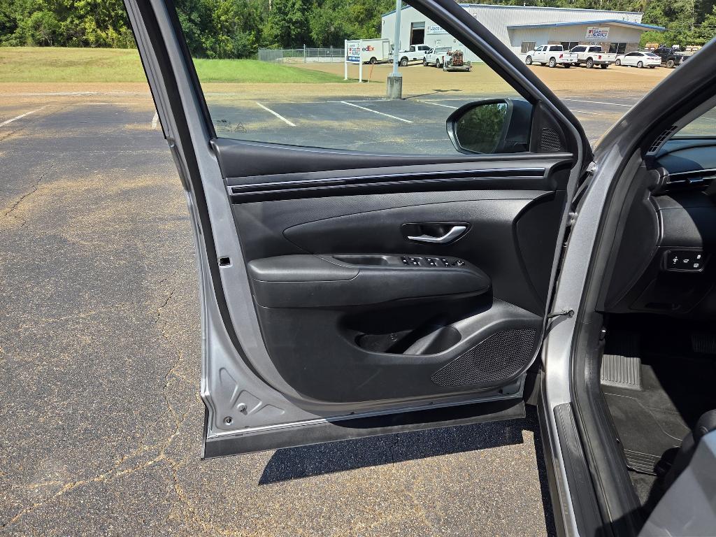 used 2024 Hyundai TUCSON Hybrid car, priced at $23,986