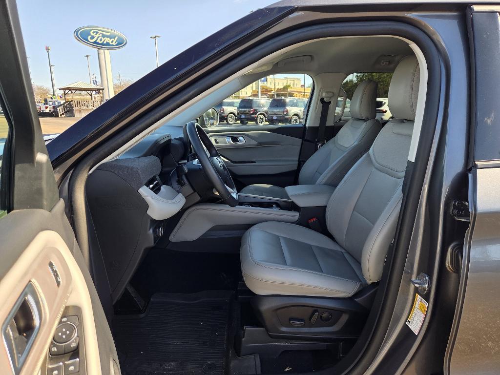 used 2025 Ford Explorer car, priced at $39,425