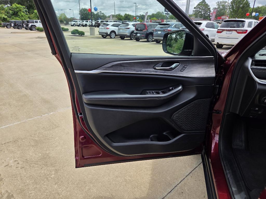 used 2024 Jeep Grand Cherokee car, priced at $34,484