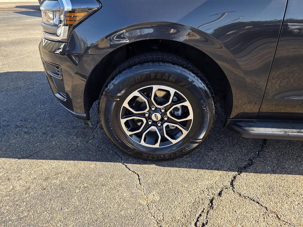 used 2024 Ford Expedition car, priced at $44,998