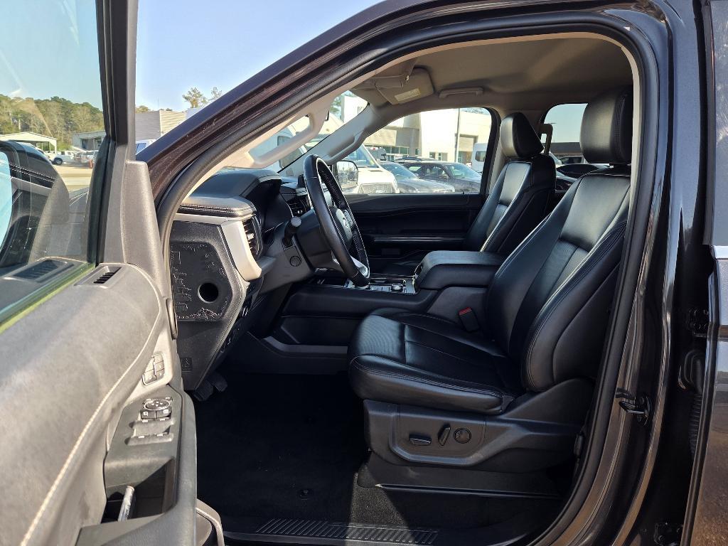 used 2024 Ford Expedition car, priced at $44,998