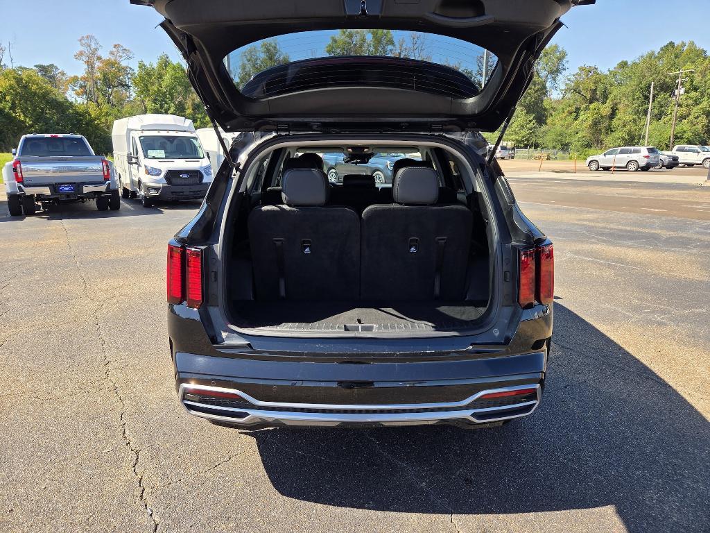 used 2023 Kia Sorento car, priced at $23,222