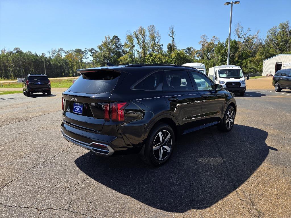 used 2023 Kia Sorento car, priced at $23,222