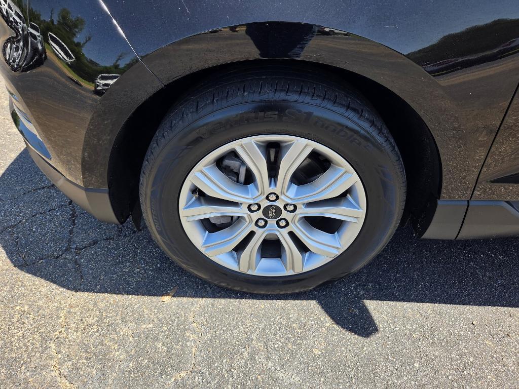 used 2024 Ford Edge car, priced at $27,538