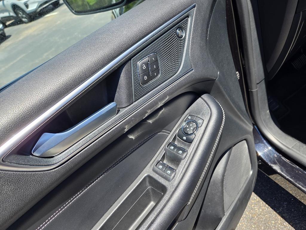 used 2024 Ford Edge car, priced at $27,538