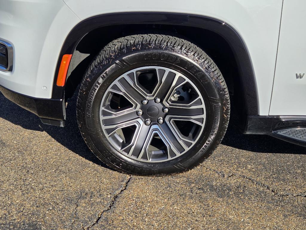 used 2024 Jeep Wagoneer L car, priced at $42,989