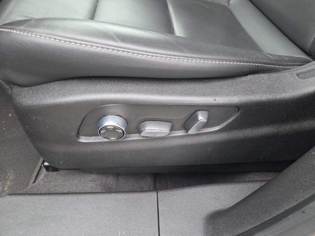 used 2024 Cadillac XT4 car, priced at $30,977