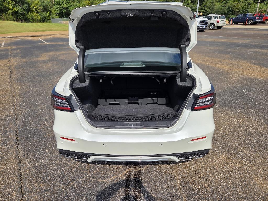 used 2023 Nissan Maxima car, priced at $31,999