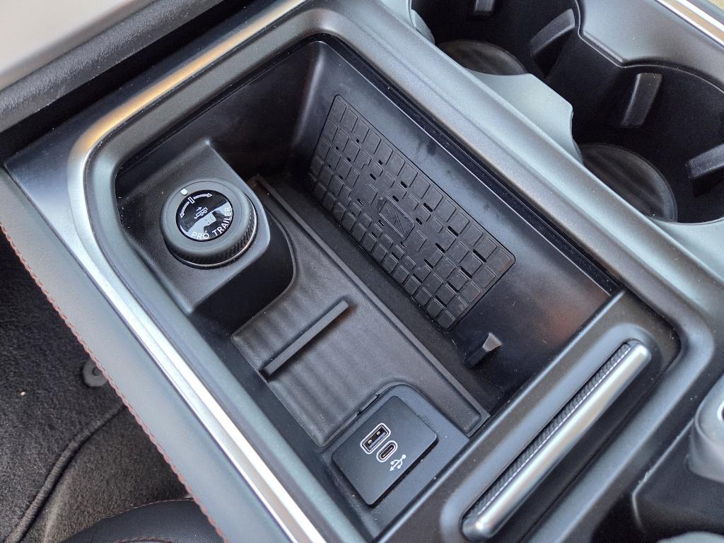 used 2025 Ford Expedition Max car, priced at $59,995