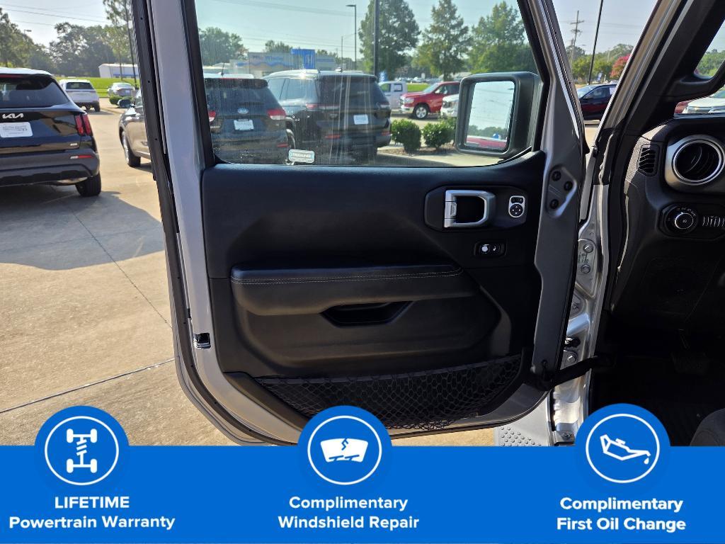 used 2020 Jeep Wrangler Unlimited car, priced at $29,937