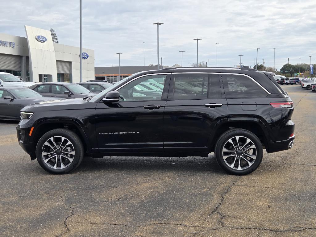 used 2023 Jeep Grand Cherokee car, priced at $39,899