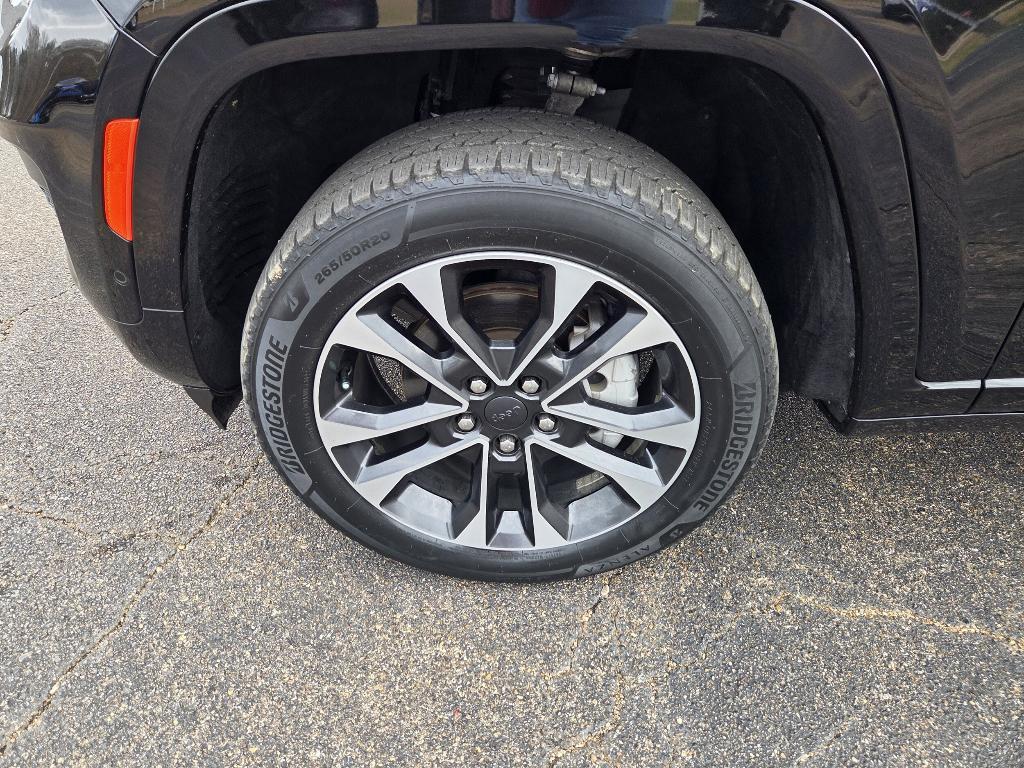 used 2023 Jeep Grand Cherokee car, priced at $39,899