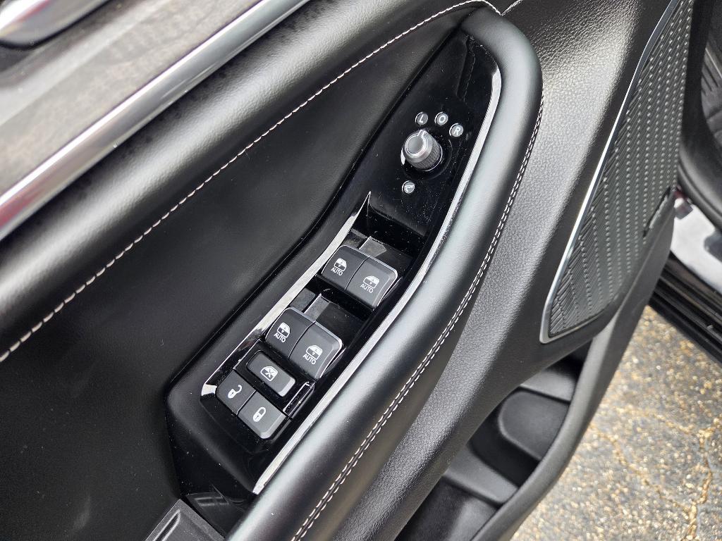 used 2023 Jeep Grand Cherokee car, priced at $39,899