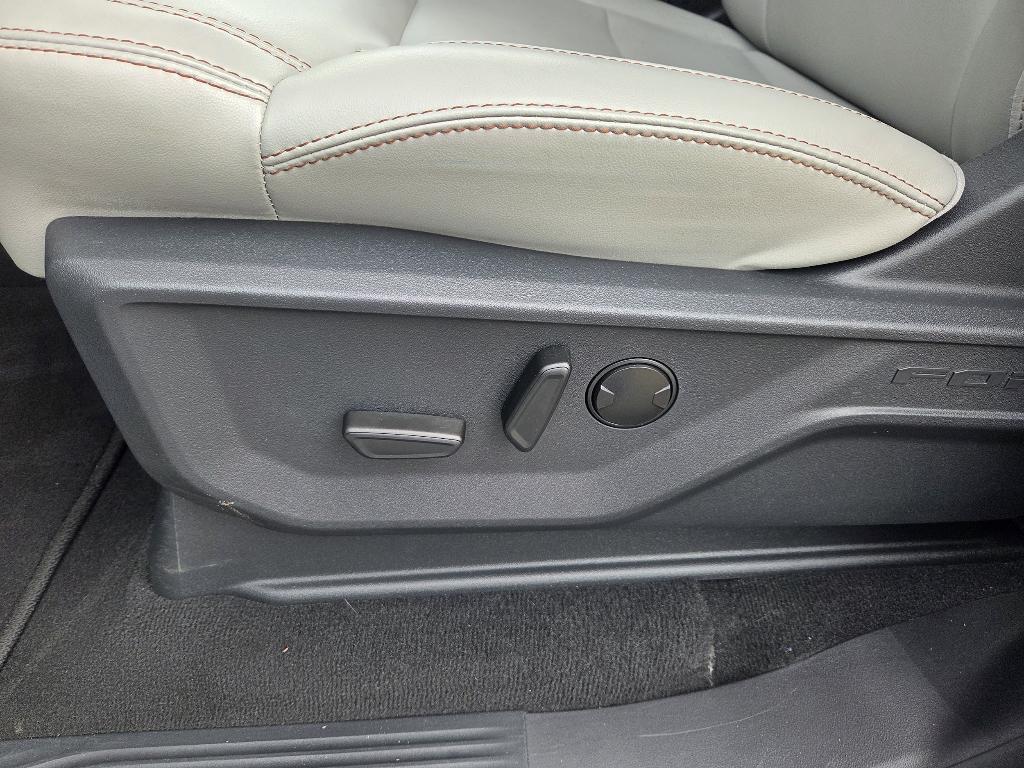 used 2025 Ford Expedition car, priced at $59,998