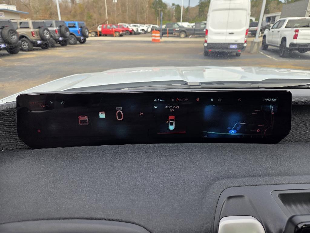 used 2025 Ford Expedition car, priced at $59,998