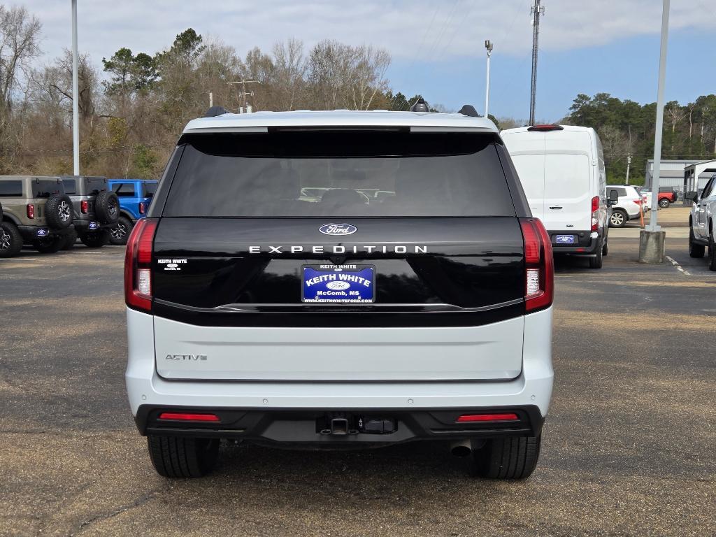used 2025 Ford Expedition car, priced at $59,998