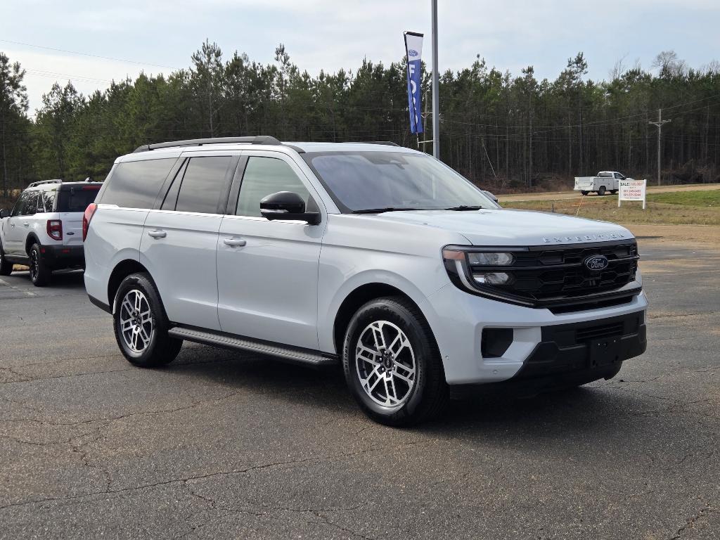 used 2025 Ford Expedition car, priced at $59,998