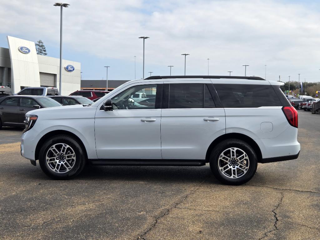 used 2025 Ford Expedition car, priced at $59,998