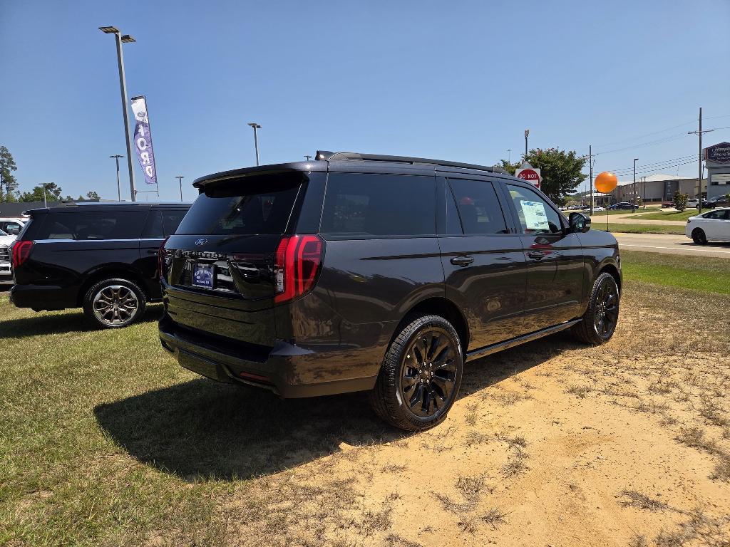 new 2025 Ford Expedition car, priced at $76,875
