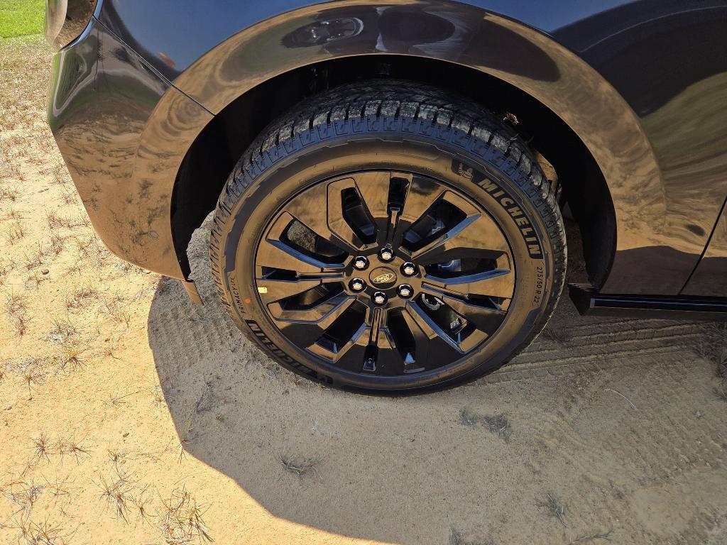 new 2025 Ford Expedition car, priced at $76,875