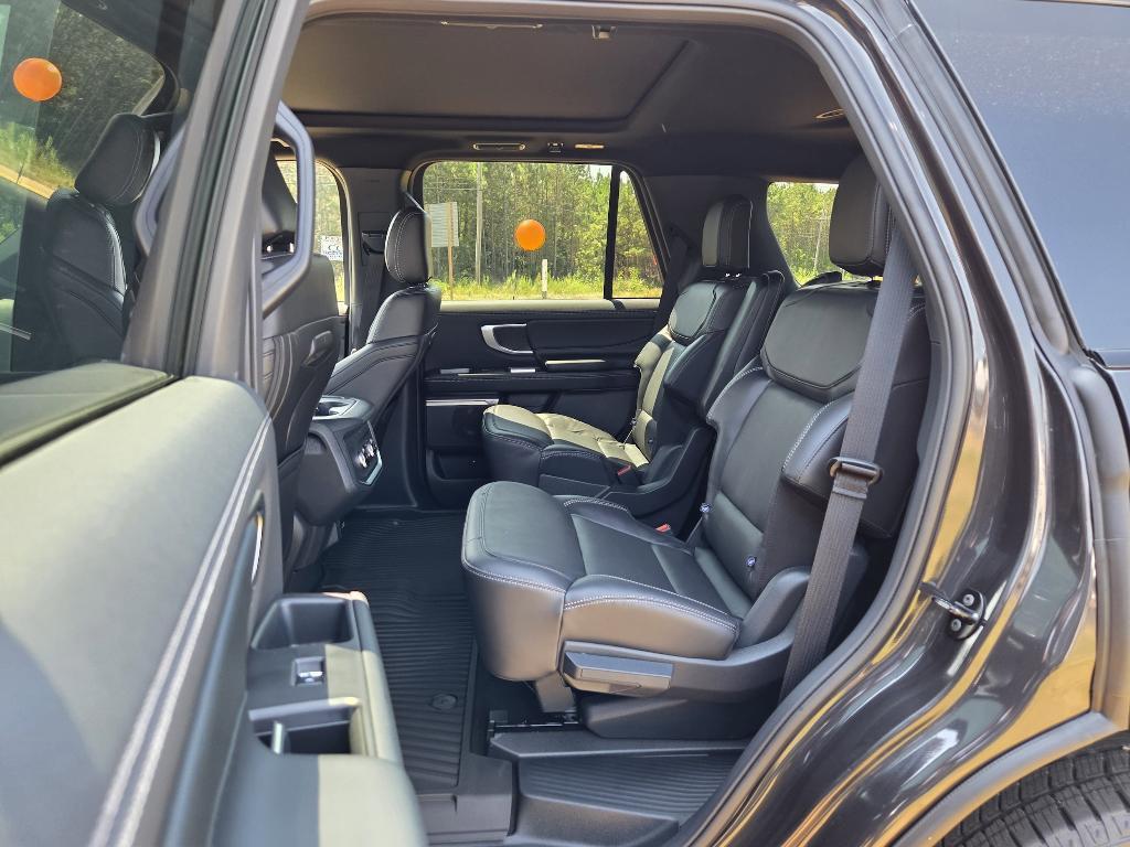 new 2025 Ford Expedition car, priced at $76,875