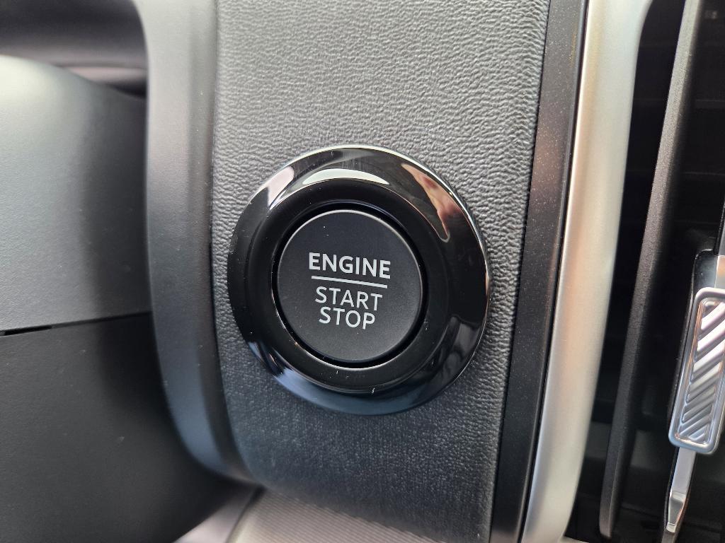 new 2025 Ford Expedition car, priced at $69,350