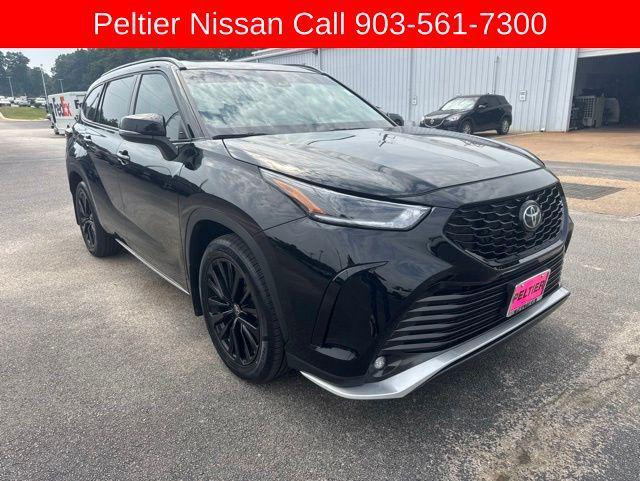 used 2024 Toyota Highlander car, priced at $43,893