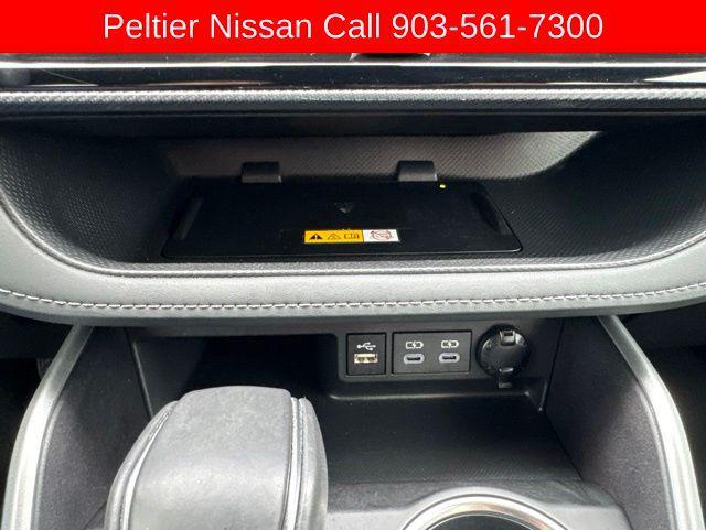 used 2024 Toyota Highlander car, priced at $43,893