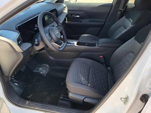 new 2025 Nissan Kicks car, priced at $25,959