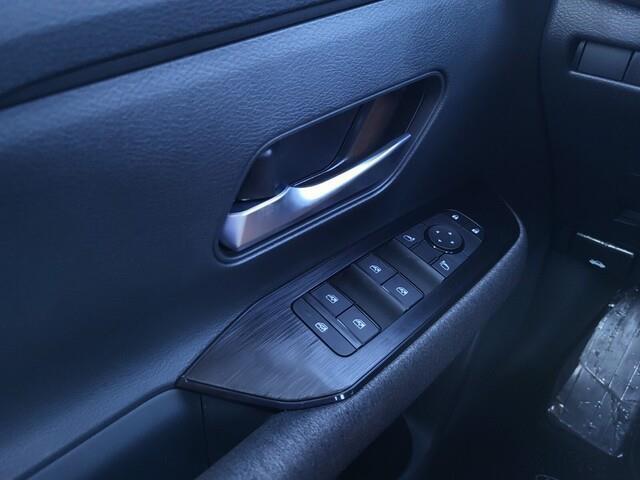 new 2025 Nissan Kicks car, priced at $25,959