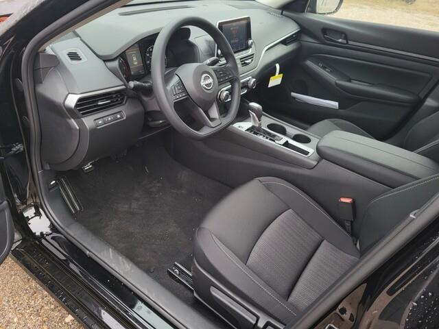 new 2025 Nissan Altima car, priced at $24,999
